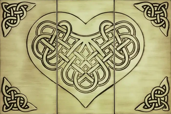 Beautiful-celtic-heart-on-3-copper-tiles-brass-version
