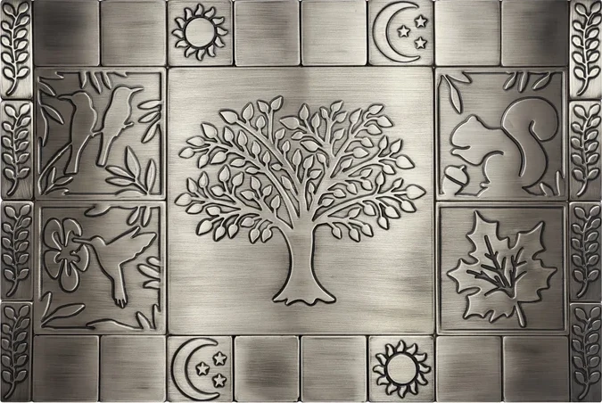 Beautiful-unique-backsplash-with-nature-silver-version